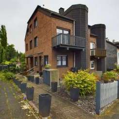 Exklusives Reiheneckhaus mit Gartenidylle wird frei!