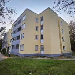 *** SINGLES AUFGEPASST *** WG-Zimmer ab 01. Juni 2025 mit 12 m² in schöner Grünanlage in Freimann