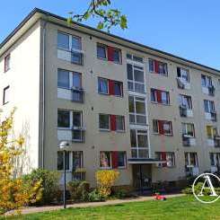 schicke top sanierte 3-Zimmer-Wohnung mit Sonnen-Balkon in Berlin - Rudow zu vermieten