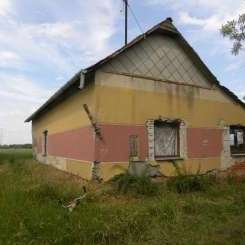 In Ungarn in Tömörkény ein 84 m2 renovierendes Bauernhaus mit 4 ha Land ist zu verkaufen