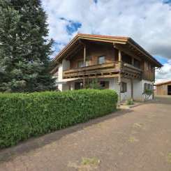 Reiterhof in idyllischer Lage mit Reithalle und 8 Ha Grundstück